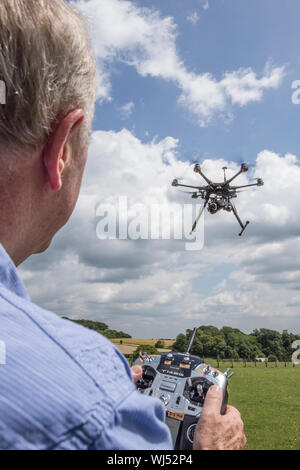 Drone im Flug Stockfoto