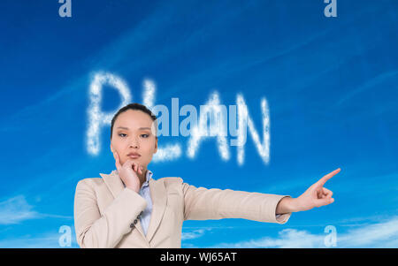 Zusammengesetztes Bild des nachdenklichen asiatische Geschäftsfrau zeigt Stockfoto