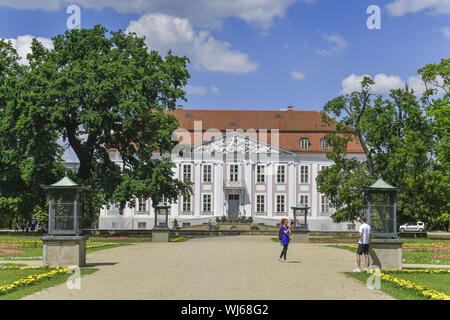 Anzeigen, Draußen, Draußen, Draußen, Außen, Berlin, Deutschland, nach Friedrich Feld, helle Berg, Lichtenberger, Burg, Schloss, Schloss Frie Stockfoto