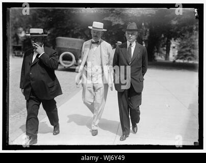 HARRISON, Fairfax, Präsident, Southern Railway System; Vorsitzender, SPEZIELLE KOM. Auf nationaler DEF., AMERICAN RAILWAY ASSOCIATION, 1918. Rechts, MIT HALE HOLDEN Stockfoto