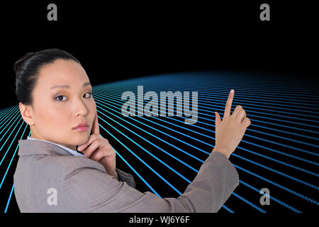 Zusammengesetztes Bild des nachdenklichen asiatische Geschäftsfrau zeigt Stockfoto
