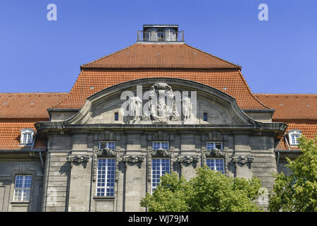 Anzeigen, Draußen, Draußen, Draußen, Außen, Berlin, Charlottenburg, Charlottenburger, Charlottenburg-Wilmersdorf, Deutschland, früher, früher, ich Stockfoto