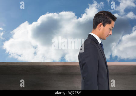 Zusammengesetztes Bild des schweren asiatischen Geschäftsmann Stockfoto