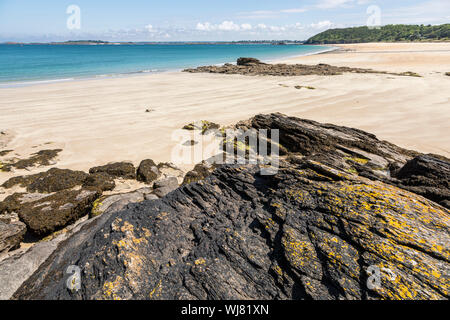 Plage de Pen Guen, in der Nähe von Saint-Cast-le-Guildo, Bretagne, Frankreich Stockfoto