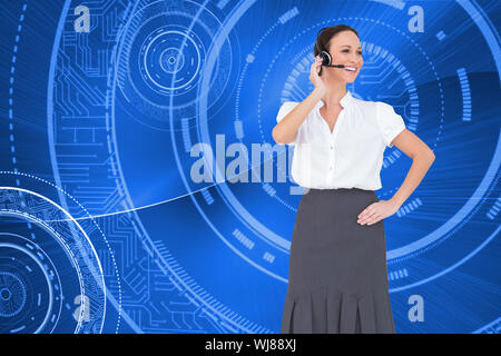 Zusammengesetztes Bild von fröhlich smart Call-Center-Agenten arbeiten beim posieren Stockfoto