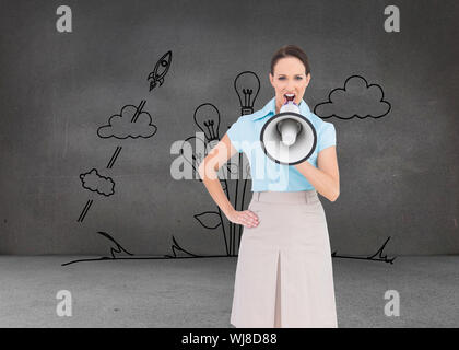 Zusammengesetztes Bild von wütenden edel Geschäftsfrau beim posieren im Megaphon sprechen Stockfoto