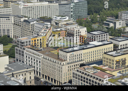 Anzeigen, Architektur, Außen, Draußen, Draußen, Außen, Berlin, Dach, Dachausbau, Abteilung Gardine, Deutschland, Einkaufszentrum, buildi Stockfoto