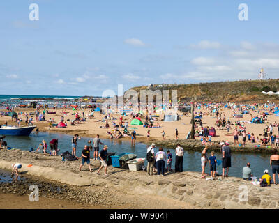 Summerleaze Beach, Bude, Cornwall, Großbritannien auf einem langen August Bank Holiday Wochenende Stockfoto
