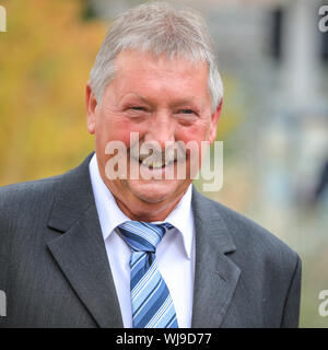 Westminster, London, Großbritannien. 03. Sep 2019. Sammy Wilson, MP, DUP. Politiker sind in und um College Green interviewt 'Material Dorf' in Westminster am Tag Parlament kehrt aus der Aussparung. Credit: Imageplotter/Alamy Live News Credit: Imageplotter/Alamy leben Nachrichten Stockfoto