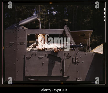 Halftrack Infanterist mit Garand Gewehr, ft. Knox, KY. Stockfoto