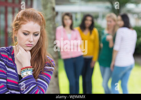 Studentin, die von anderen Schülern gemobbt, Stockfoto