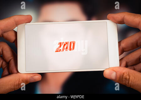 Barcelona, Spanien. September 2019: Smartphone mit Zao App auf dem Bildschirm Stockfoto