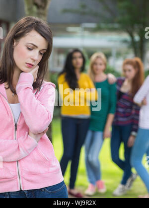 Studentin, die von anderen Schülern gemobbt, Stockfoto