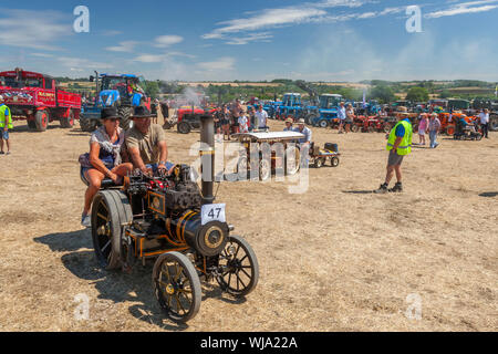 Ein Miniatur McClaren Traction Engine 2018 Low Ham Steam Rally, Somerset, England, Großbritannien Stockfoto