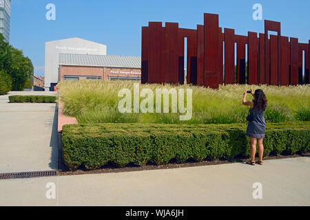 Italien, Mailand Bicocca Viertel, Pirelli Hangar Bicocca, Kunstmuseum, La Sequenza Skulptur von Fausto Melotti datiert 1981 Stockfoto