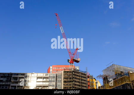 Aufbau der Arbeit wegen Traverse, offenbaren eine neue Sicht auf die bunten Gebäude des Central Saint Giles, die von dem italienischen Architekten Re Stockfoto