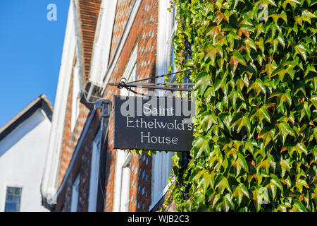 Anmelden bei Saint Ethelwold's House, einem spirituellen Zentrum und Rückzug in historischen East St Helen Street, Abingdon-on-Thames, Oxfordshire, South East England Stockfoto