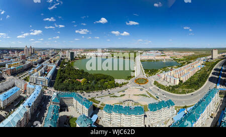 (190903) - HULUNBUIR, Sept. 3, 2019 (Xinhua) - genähte Luftbild am 12.08.29, 2019 zeigt die Ansicht der Stadt von Manzhouli, North China Autonome Region Innere Mongolei. Im Nordosten der Autonomen Region Innere Mongolei, Hulunbuir, nach den Hulun Buir Nur und Nur befindet, umfasst eine Fläche von etwa 253.000 Quadratkilometern. Es ist die Heimat von mehr als 40 ethnische Gruppen, einschließlich Han, Mongolisch, Daur, Ewenki, Oroqen und Russisch, etc. Es schöne Wiesen und ausgedehnten Wäldern, von denen mehr als 500 Seen, über 3.000 Flüsse und Feuchtgebiete dot bietet. Die Wiese, c Stockfoto