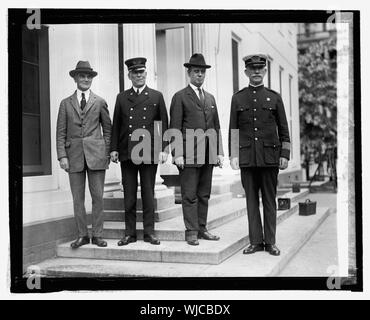 Harry Allmond, Geo. S. Watson, Odell S. Smith, Maj Dan Sullivan, 9/10/24. Stockfoto