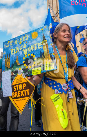 London, Großbritannien. 03 Sep, 2019. SODEM, pro EU, Demonstranten, geführt von Steve Bray, weiterhin ihren Punkt zu bilden, außerhalb der Downing Street und die Häuser des Parlaments als MP Rückkehr nach der Sommerpause. Credit: Guy Bell/Alamy leben Nachrichten Stockfoto