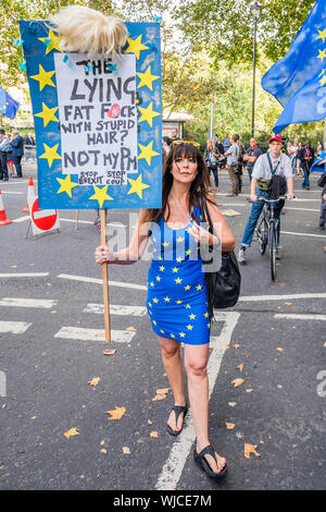 London, Großbritannien. 03 Sep, 2019. SODEM, pro EU, Demonstranten, geführt von Steve Bray, weiterhin ihren Punkt zu bilden, außerhalb der Downing Street und die Häuser des Parlaments als MP Rückkehr nach der Sommerpause. Credit: Guy Bell/Alamy leben Nachrichten Stockfoto