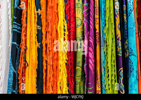bunten Stofftexturen, hängen. Stockfoto