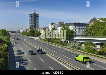 A103, A103, A-103, Auto, Autobahn, Autos, Autoverkehr, Berlin, Berlin-Steglitz, Deutschland, Hochhaus, Leere, Leere, Stadt, Landstraße, Autobahn, Steg Stockfoto