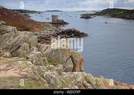 Anzeigen von Cromwell's Schloss auf der Insel Scilly Tresco Stockfoto