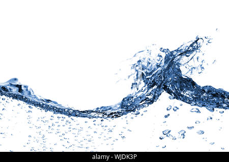 Gestochen scharfe, klare, erfrischende Wasser vor einem weißen Hintergrund. Stockfoto