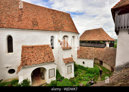 Die viscri befestigte Kirche wurde durch die Siebenbürger sächsischen Gemeinschaft in Viscri im 13. Jahrhundert erbaut. Es ist ein UNESCO Weltkulturerbe. Rumänien Stockfoto