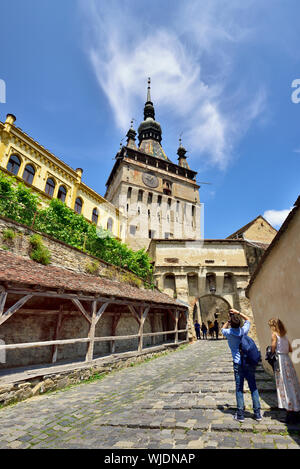 Der Haupteingang der Zitadelle von der mittelalterlichen Altstadt entfernt. Ein Unesco Weltkulturerbe. Sighisoara, Siebenbürgen. Rumänien Stockfoto