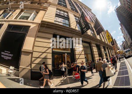 Der Forever 21 Store im Viertel Soho in New York am Donnerstag, 29. August 2019. Forever 21 gemeldet werden, die sich in finanziellen Schwierigkeiten befinden und entwickelt Pläne für einen möglichen Konkurs. (© Richard B. Levine) Stockfoto