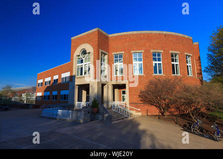 CHARLOTTESVILLE, VA, USA - 15. April: Gilmer Halle am 15. April 2016 an der Universität von Virginia in Charlottesville, Virginia. Stockfoto