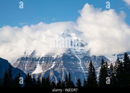 Schönen malerischen Blick auf Mount Robson Gipfel in British Columbia, Kanada Stockfoto