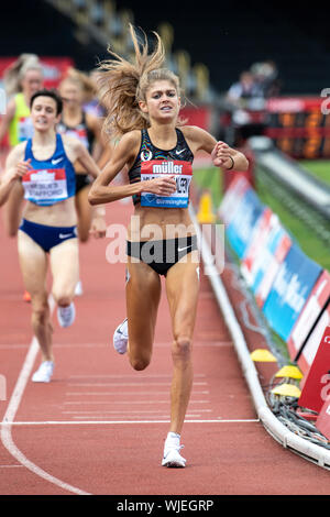 BIRMINGHAM, ENGLAND - 18. August: Konstanze Klosterhalfen (GER) Überqueren der Ziellinie die 1 Meile Rennen während der Muller Birmingham Grand P zu gewinnen. Stockfoto