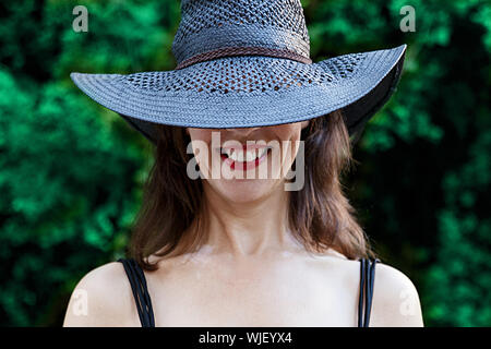 Frau mit schwarzen Pamela II, Spanien Stockfoto