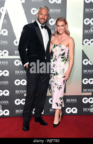 Chris Robshaw (links) und Camilla Kerslake Ankunft in der GQ Männer des Jahres Awards 2019 in Verbindung mit Hugo Boss, in der Tate Modern in London statt. Stockfoto