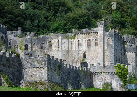 Ruinen von Gwrych Castle in der Nähe von Abergele in Conwy, Wales, Großbritannien Stockfoto