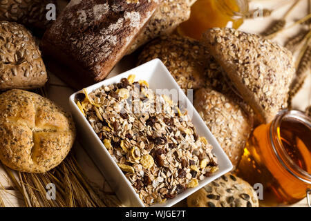 Laib Brot über Hintergrund Stockfoto