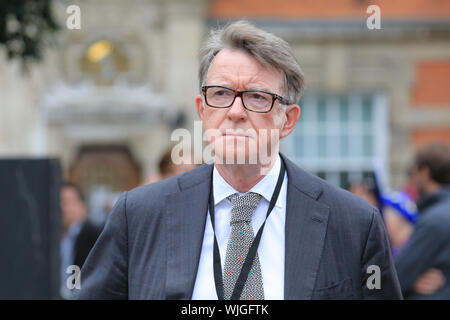 Westminster, London, 03. Sep 2019. Peter Mandelson, der Herr Mandelson, Arbeit. Politiker werden auf College Green in einer 'Material' geschlossen, gegenüber Parlament interviewt. Credit: Imageplotter/Alamy leben Nachrichten Stockfoto