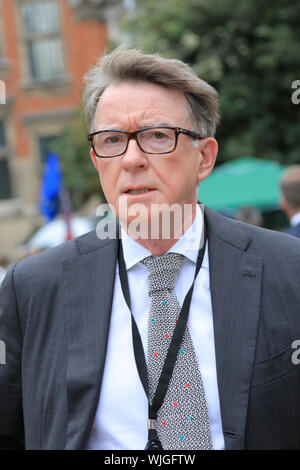 Westminster, London, 03. Sep 2019. Peter Mandelson, der Herr Mandelson, Arbeit. Politiker werden auf College Green in einer 'Material' geschlossen, gegenüber Parlament interviewt. Credit: Imageplotter/Alamy leben Nachrichten Stockfoto