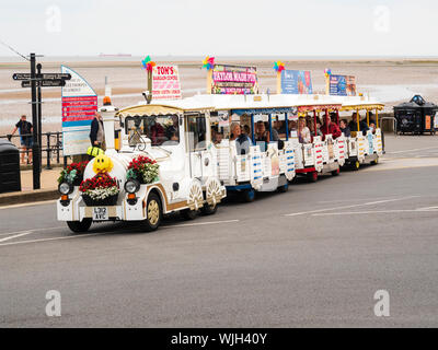 Lollipop land Zug an der Promenade von Cleethorpes, die North East Lincolnshire Resort Stockfoto