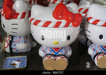 Hello Kitty Omatsuri Cookie Jar Display, NEW YORK CITY, USA Stockfoto