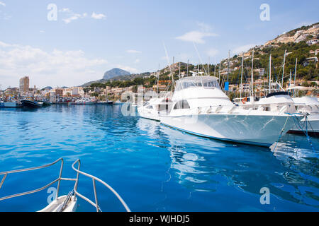 Javea Xabia Port Marina mit Mongo Berg in Alicante Spanien Stockfoto