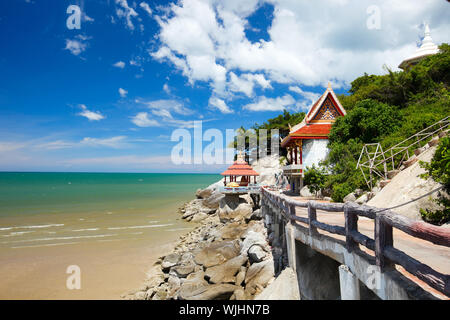 Schöne Tempel Komplex und Strand in Khao Tao, in der Nähe von Hua Hin, Thailand Stockfoto