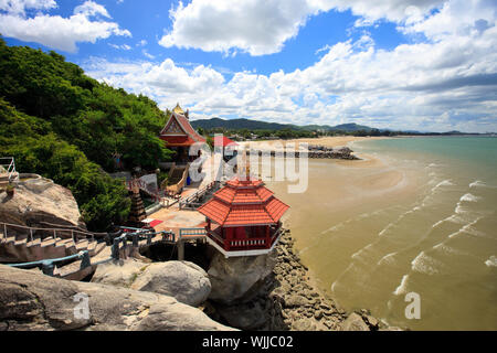 Schöne Tempel Komplex und Strand in Khao Tao, in der Nähe von Hua Hin, Thailand Stockfoto