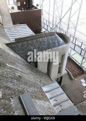 Externe Gehwege in der high-tech 'Box' über den Hügel errichtet bieten einzigartige Chancen Mackintosh's Architektur aus allen Blickwinkeln zu betrachten. Stockfoto
