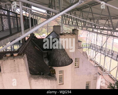 Externe Gehwege in der high-tech 'Box' über den Hügel errichtet bieten einzigartige Chancen Mackintosh's Architektur aus allen Blickwinkeln zu betrachten. Stockfoto