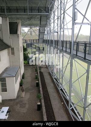 Externe Gehwege in der high-tech 'Box' über den Hügel errichtet bieten einzigartige Chancen Mackintosh's Architektur aus allen Blickwinkeln zu betrachten. Stockfoto