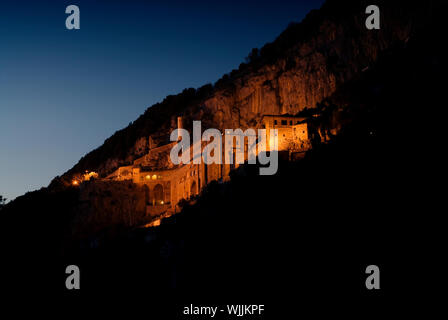 Der heilige Benedikt Kloster/Sacro Speco Heiligtum - Subiaco - Italien - Externe Sonnenuntergang Landschaftsfotos Stockfoto